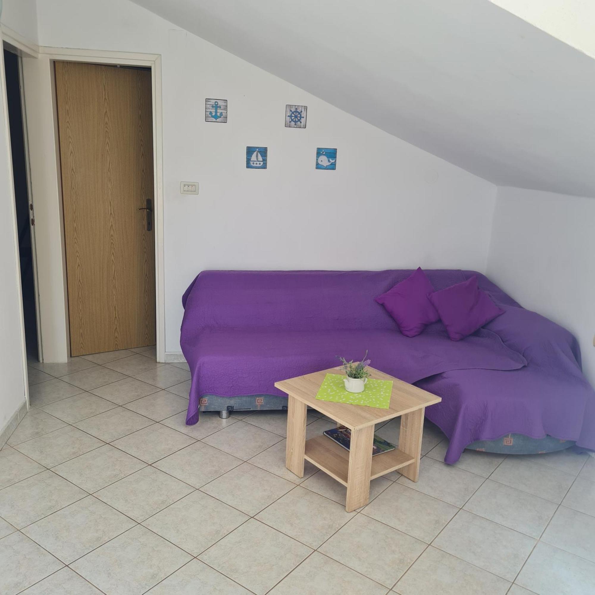 Apartment Karuza Rukavac Vis Rum bild