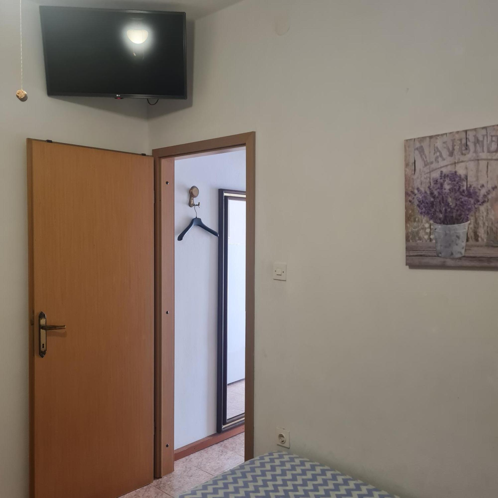 Apartment Karuza Rukavac Vis Rum bild