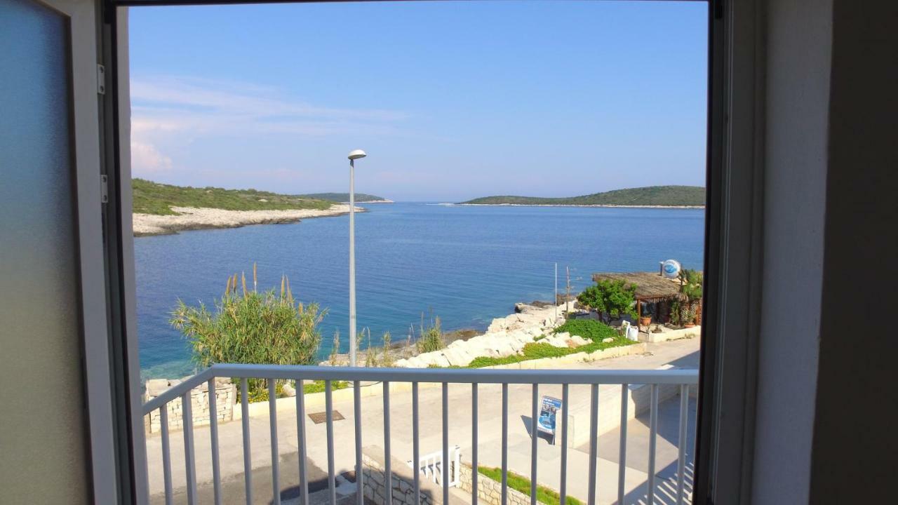 Apartment Karuza Rukavac Vis Exteriör bild